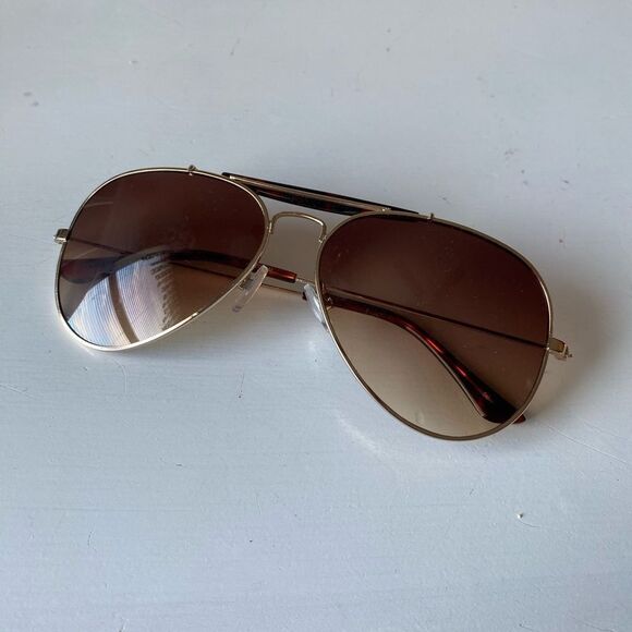 Retro Classic Aviator Sunglasses with Brow Bar Design - Picture 2 of 4